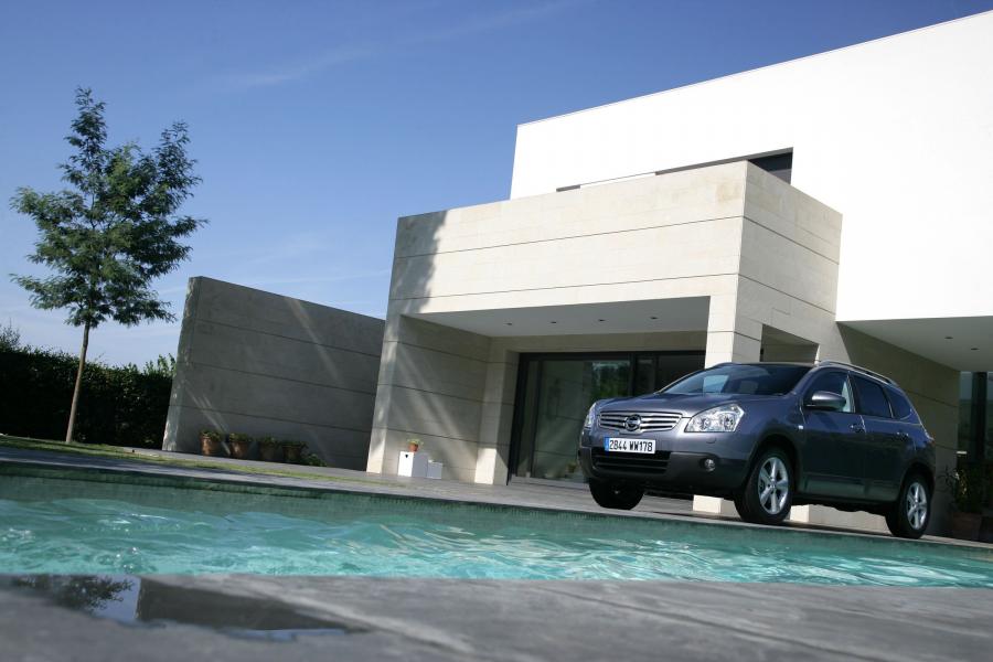  Nissan Qashqai 2 2009 года  (фото 15 из 51)